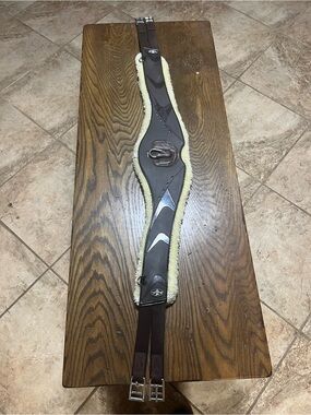 Size 52 professionals choice girth with fuzzy attachment